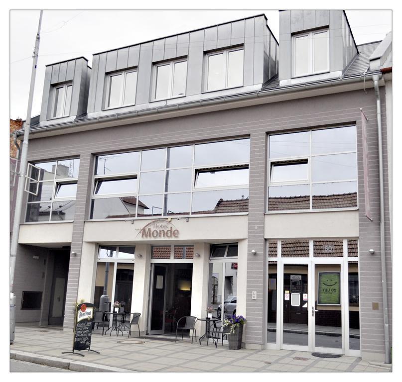 蒙德酒店 Uherský Brod 外观 照片