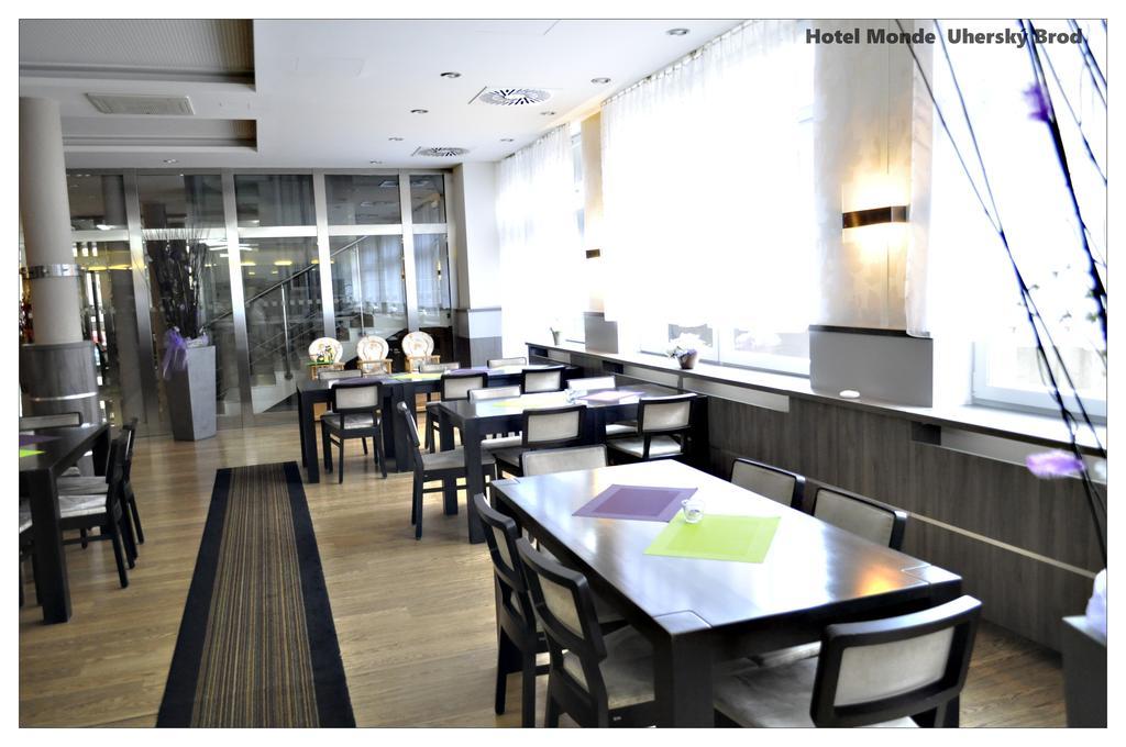 蒙德酒店 Uherský Brod 外观 照片